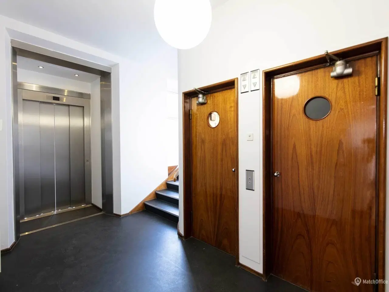 Billede 11 - Nyrenoveret kontorlejemål med adgang til fælles kantine og mødecenter - 2 min. gang fra Vesterport Station.