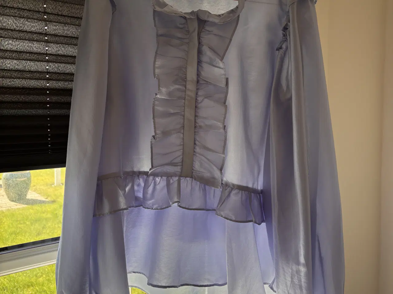 Billede 4 - Feminin blå bluse