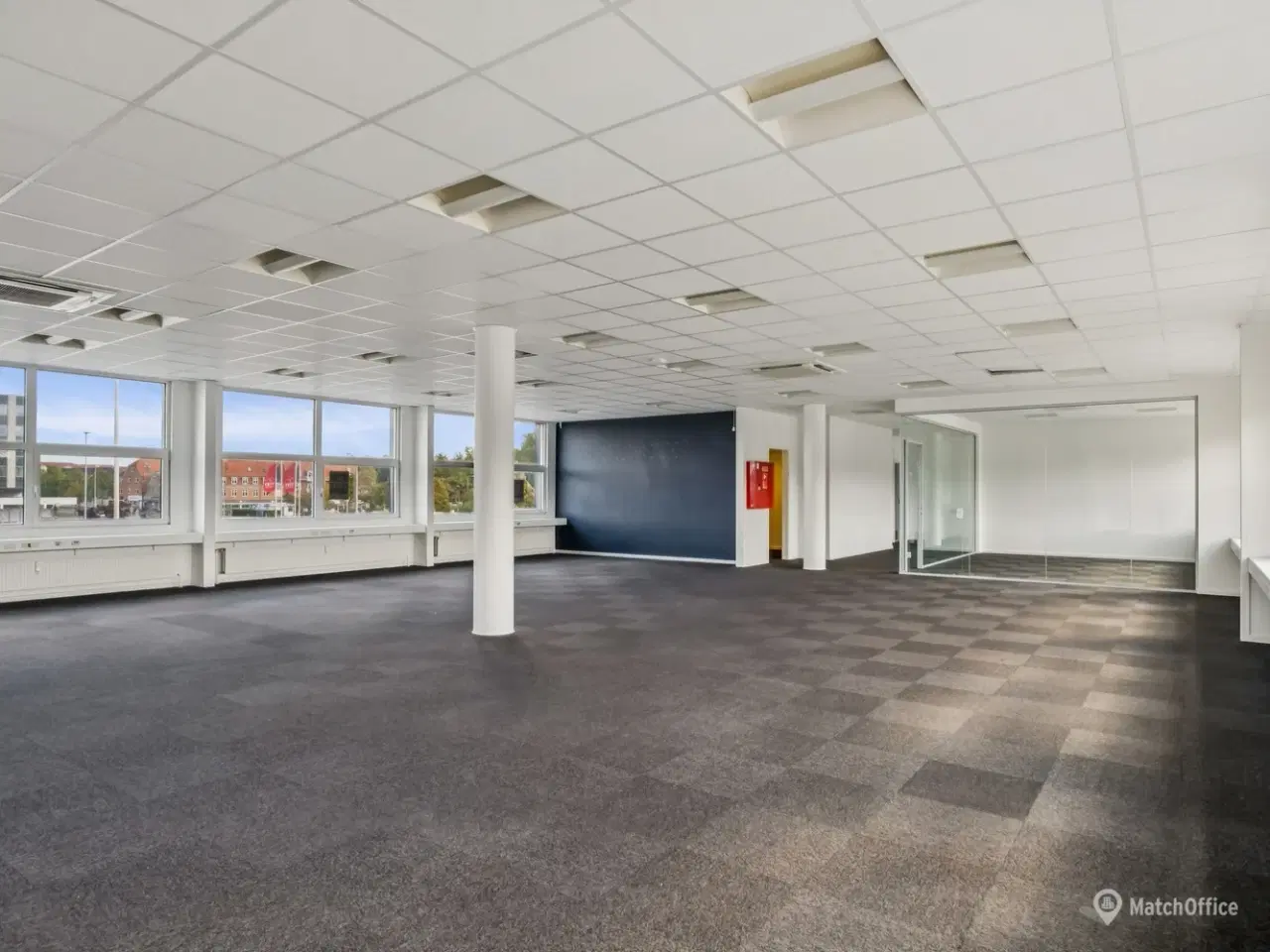 Billede 3 - Moderne kontorlokale med synlig placering