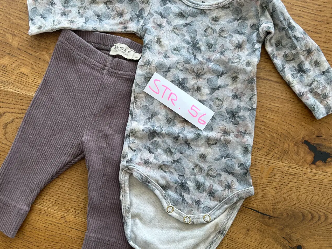 Billede 12 - Babytøj til pige str 56