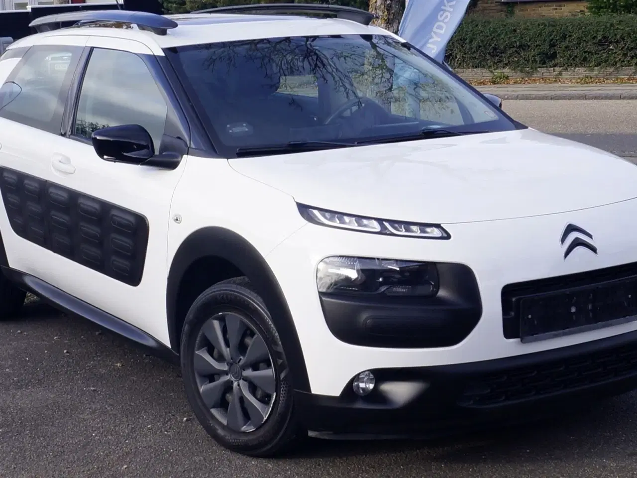 Billede 2 - Citroën C4 Cactus 1,6 Blue HDi Iconic Free start/stop 100HK 5d