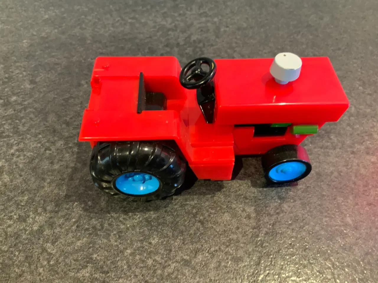 Billede 3 - Postman Per - Allan Thomsens røde traktor 