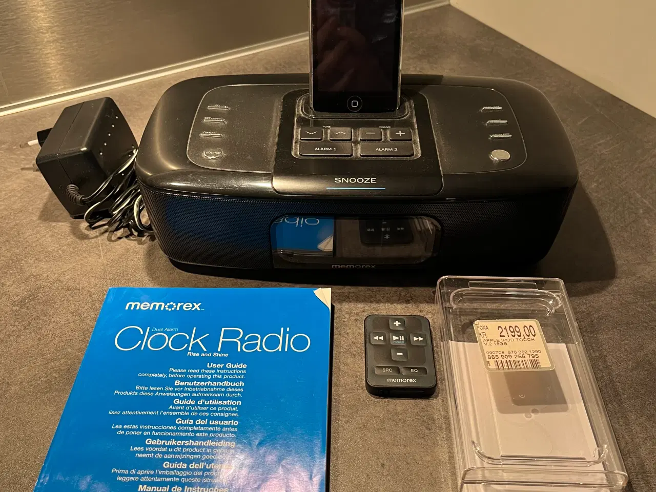 Billede 1 - iPod med oplader i clockradio