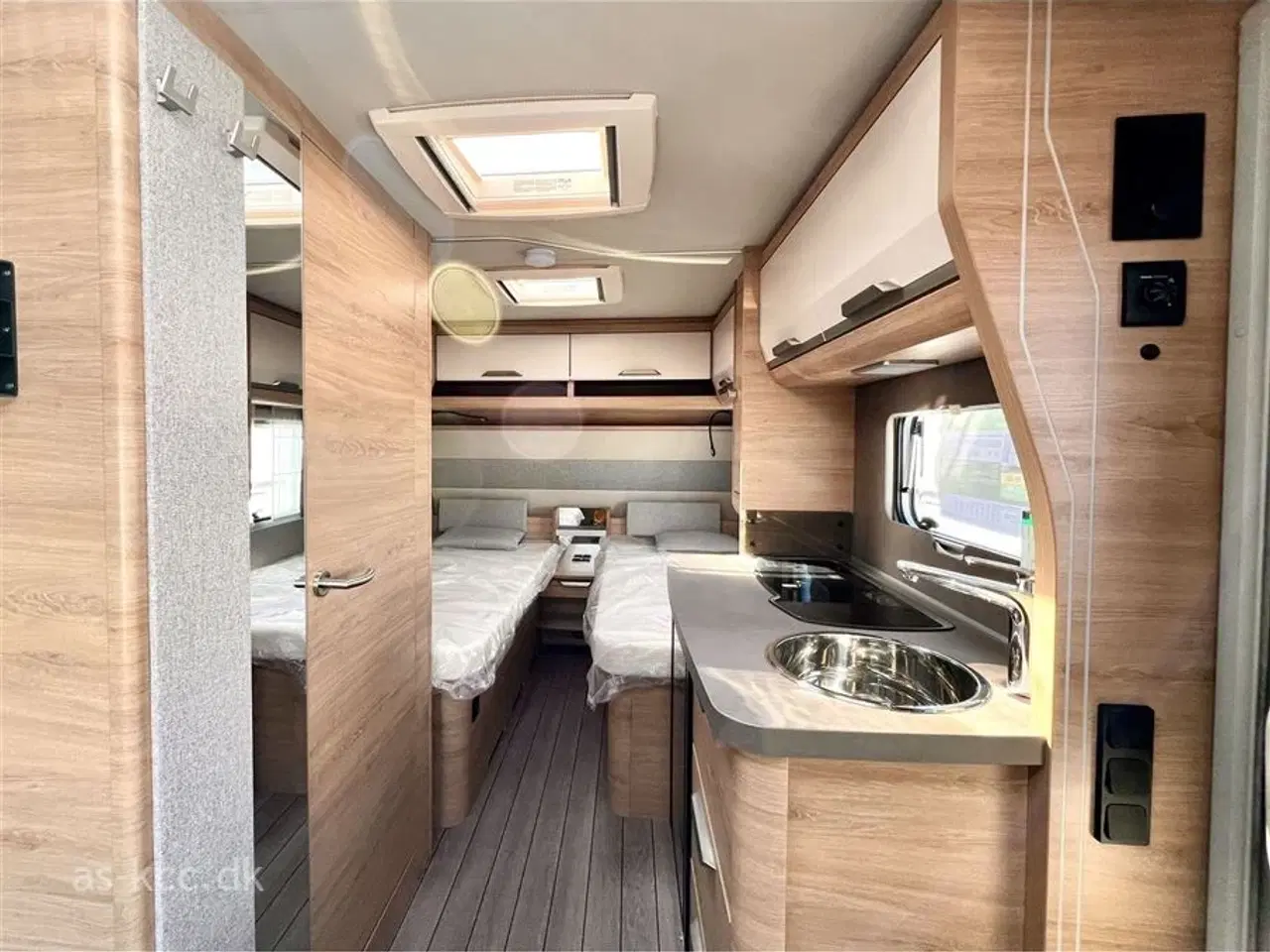 Billede 9 - 2024 - Knaus Südwind 460 EU 60 Års Jubilæumsmodel   Knaus Südwind 460 EU 60 Års Jubilæumsmodel | Enkelte senge