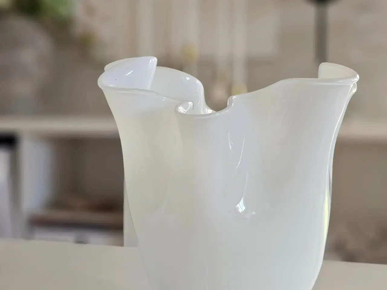 Billede 2 - Flot hvid vase
