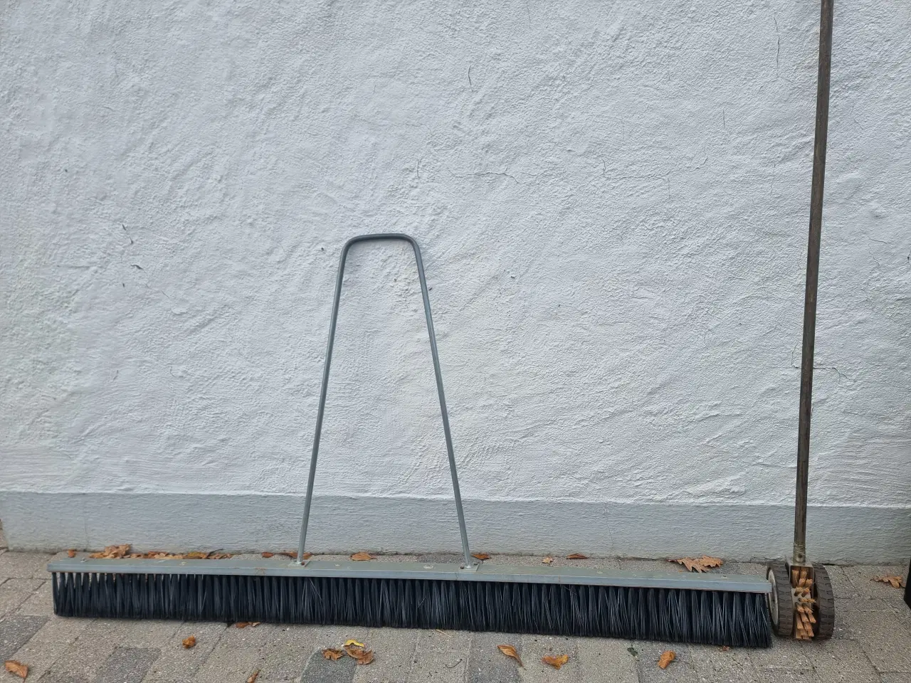 Billede 1 - Tennisban kost 2,0meter, linibørste, tennisbanenet