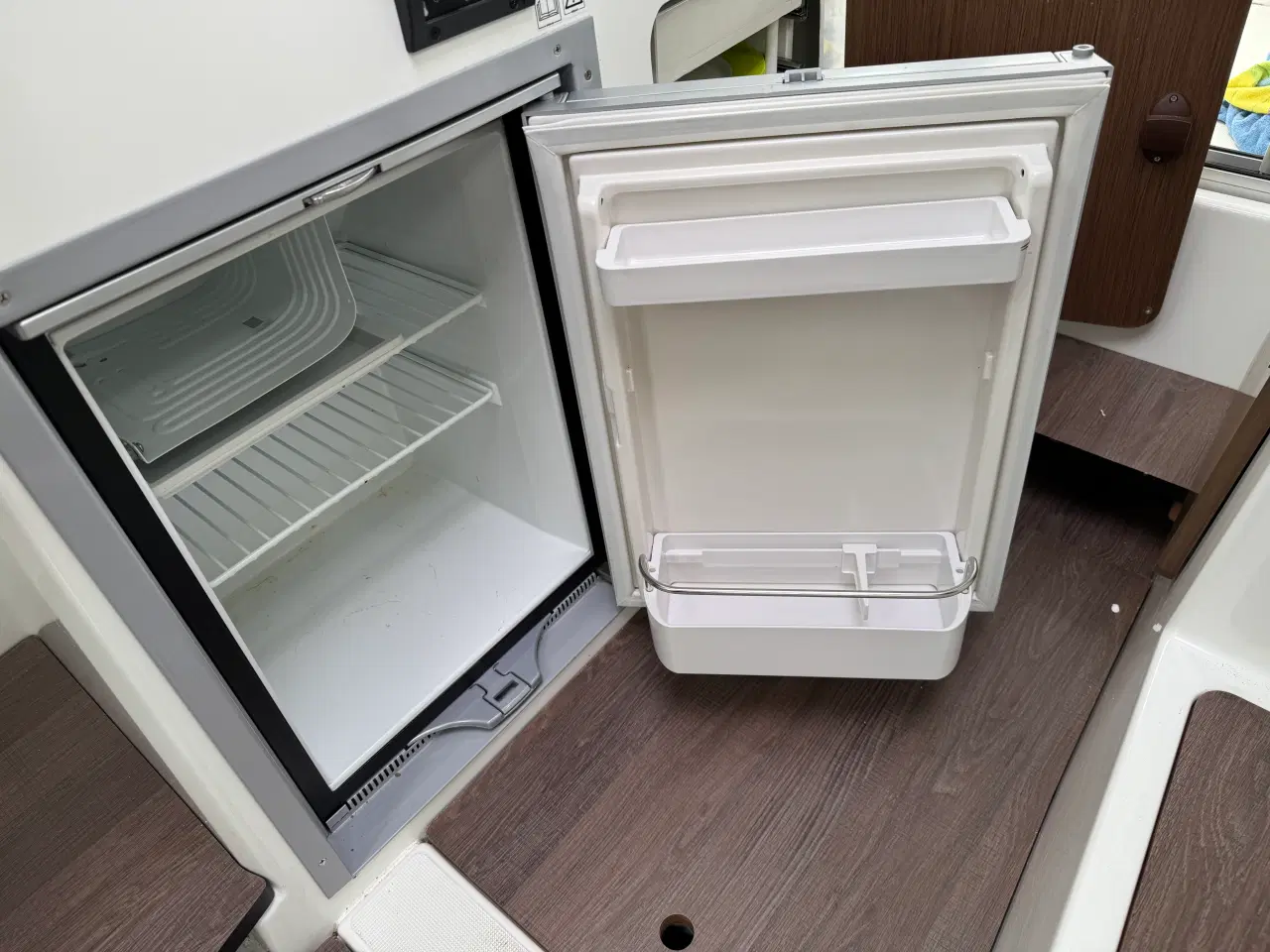 Billede 14 - Beneteau Antares 7 med 150 hk og Bådtrailerer