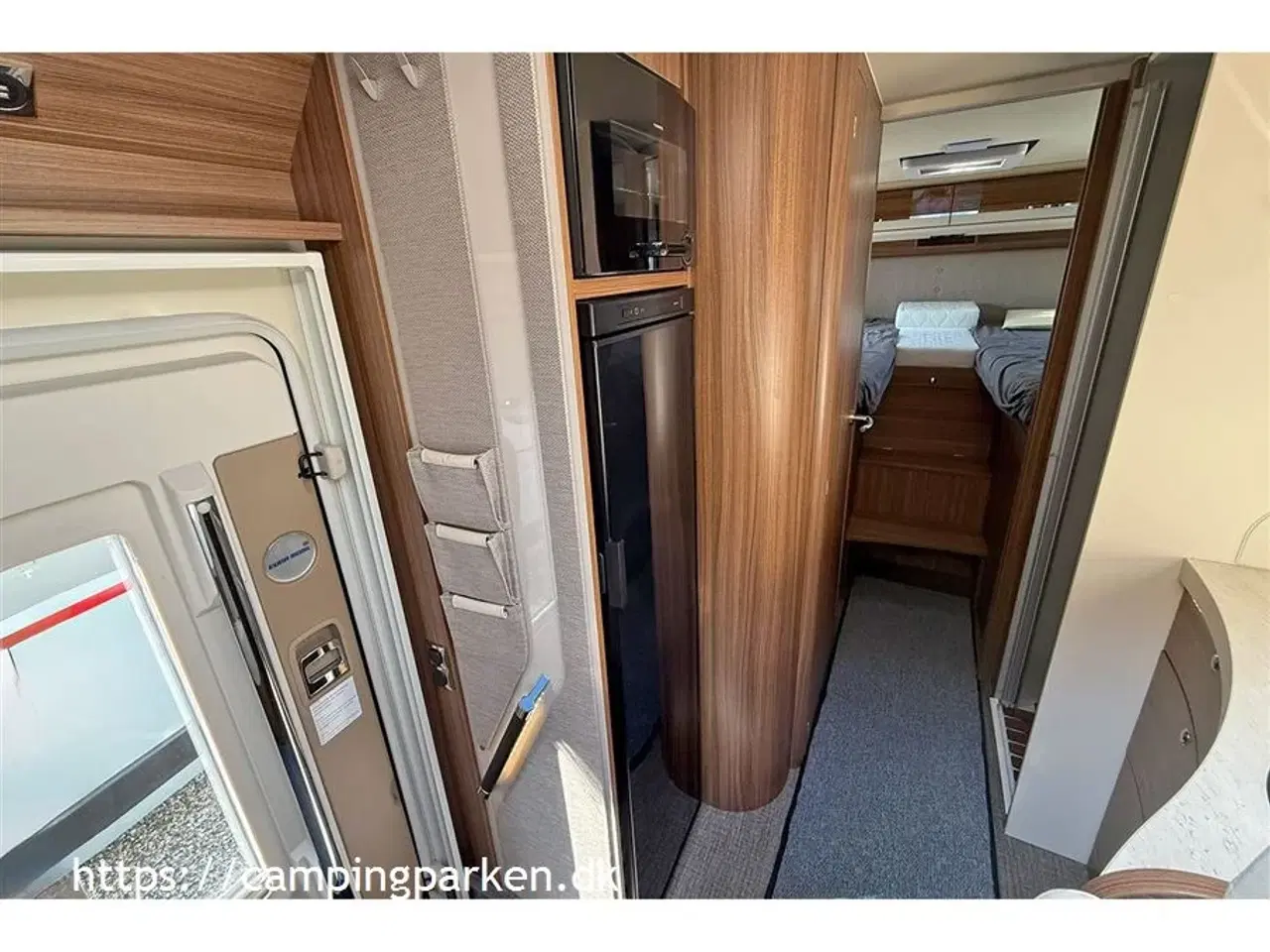 Billede 8 - 2022 - Euramobil Profila T 720 EB   En ægte tysk luksusvogn fra Euramobil. Lækkert interiør i klassiske farver og høj materiale kvalitet