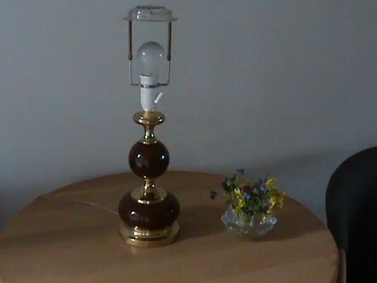 Billede 3 - Stilfuld metal bord lampe