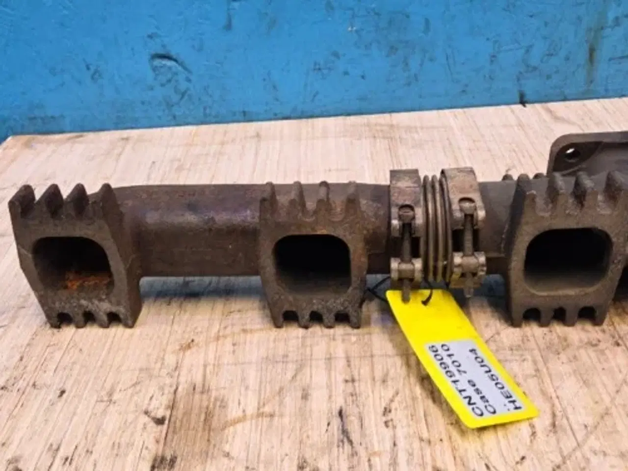 Billede 8 - Case 9010 Udstødningsmanifold 504046508