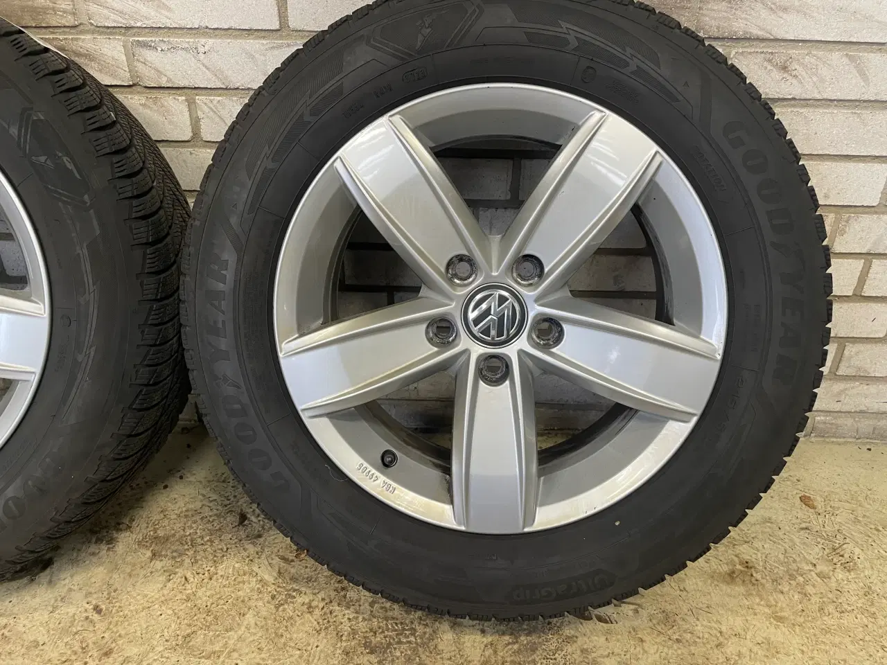 Billede 4 - 16 VW Passat 215/60r16 Ref.261 vinter