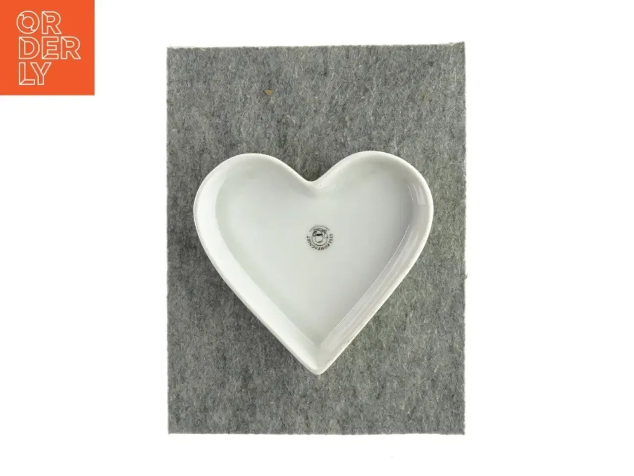Billede 1 - Hjerteformet fad fra Stel Kompagniet (str. 13 X 14 cm)