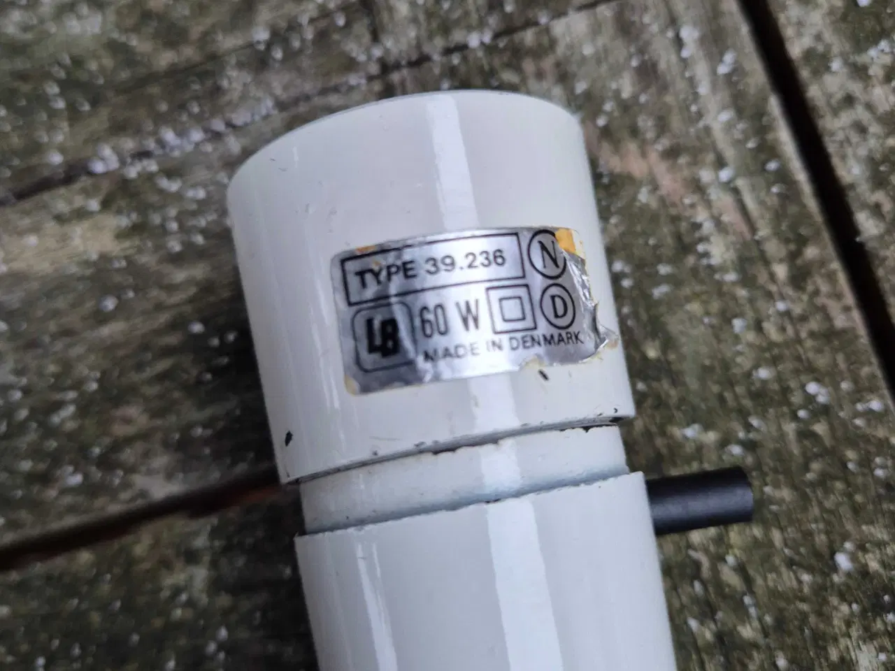 Billede 12 - Flot hvid sakselampe i dansk design