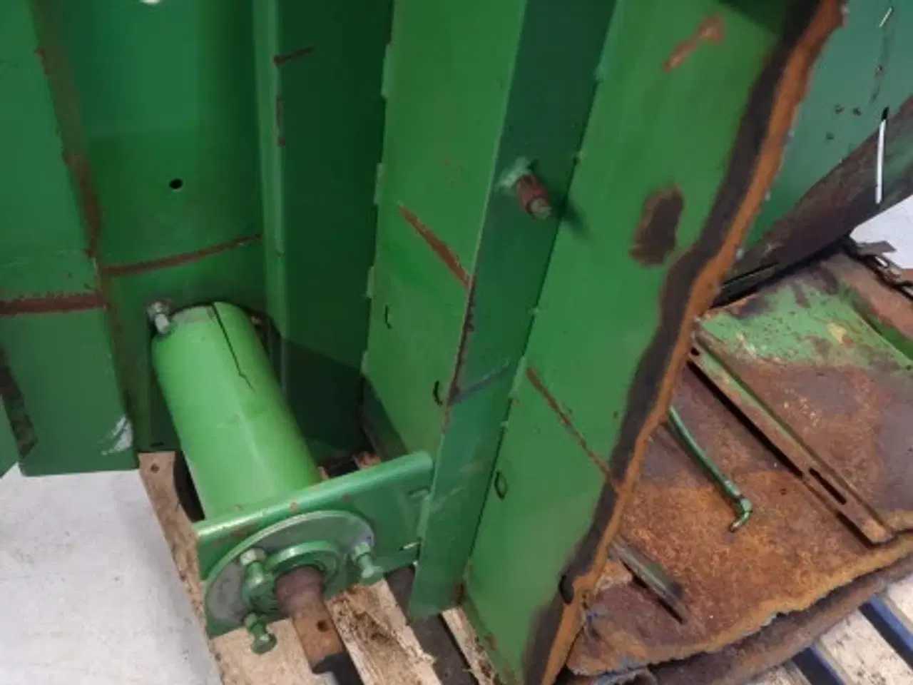 Billede 14 - John Deere 820 Skærebordsdele