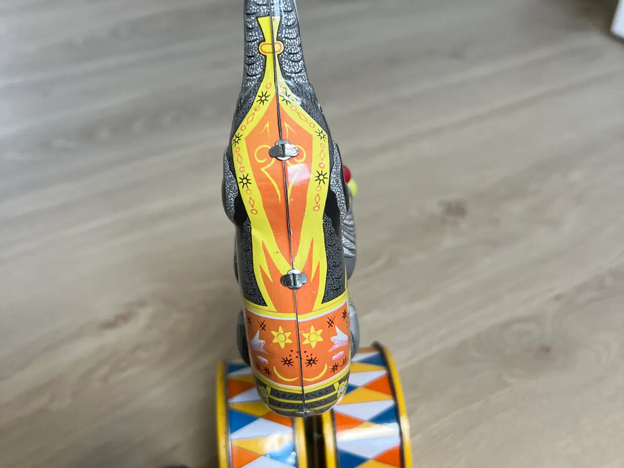 Billede 4 - Elefant på tromme blikfigur