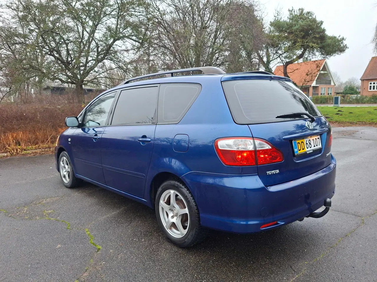 Billede 5 - Toyota Sportsvan - Nysynet, nedvejet og lav km.