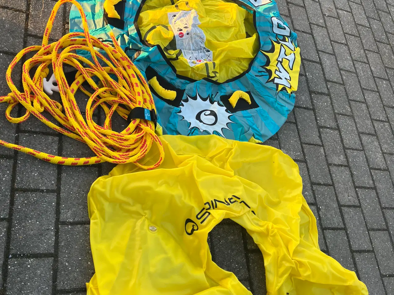 Billede 1 - Ring til speedbåd elastik torv veste og en våddrag