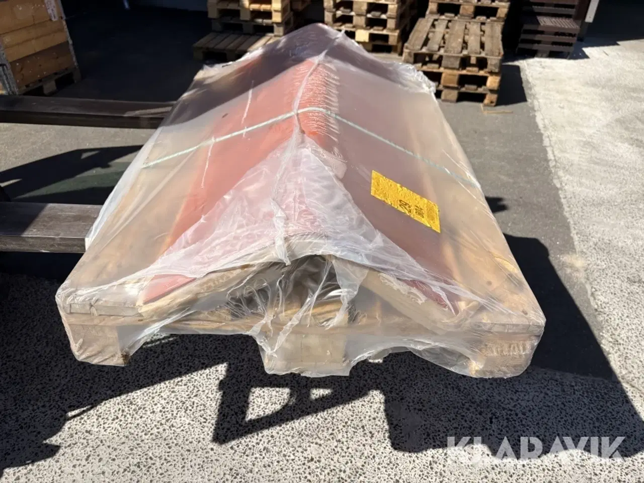 Billede 3 - Rygningssten Swisspearl 35 grader rød 30 styk