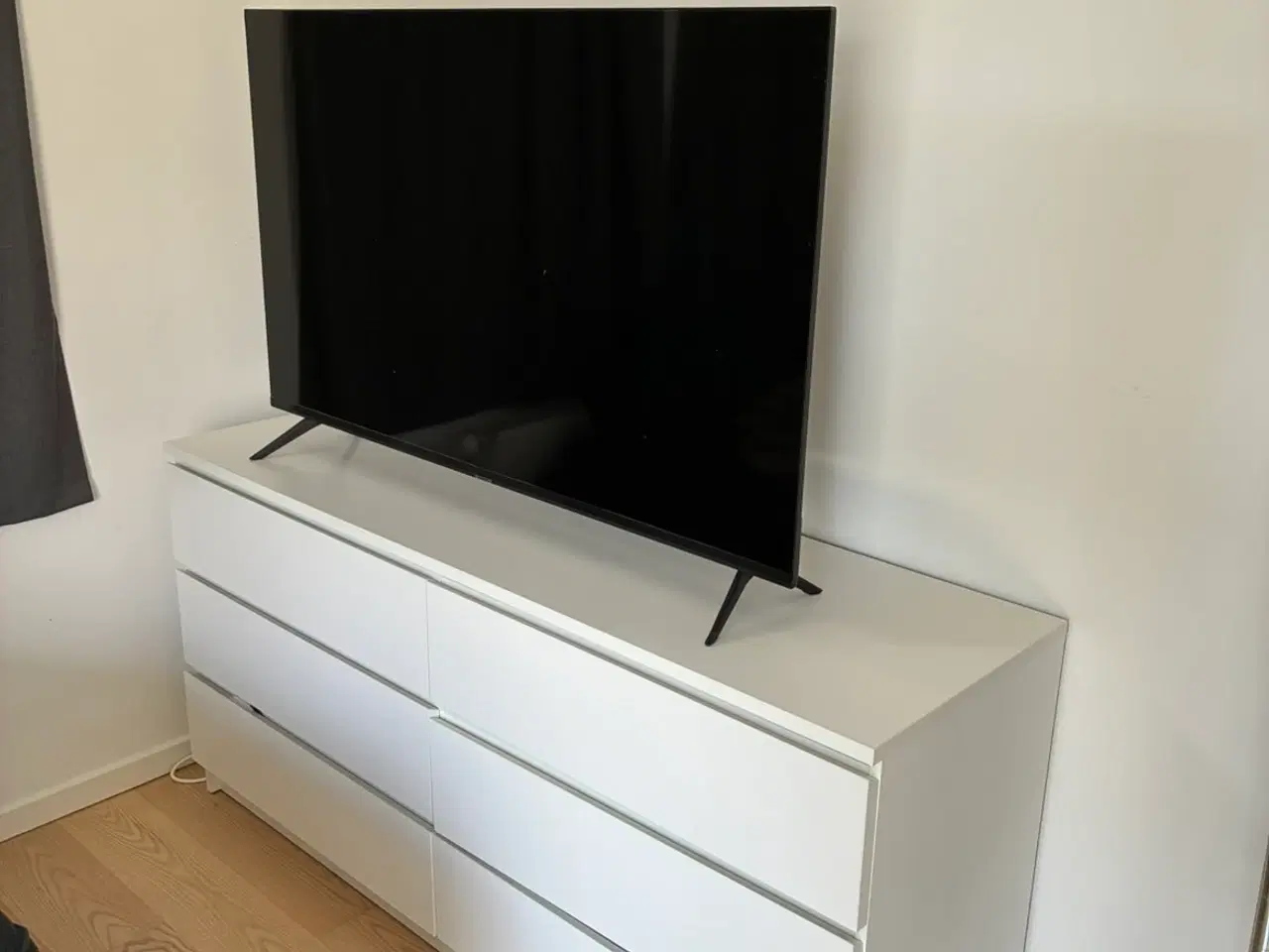 Billede 1 - Hvid kommode m. 6 skuffer
