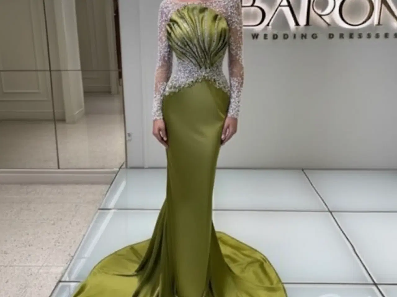 Billede 2 - Elegant festkjole