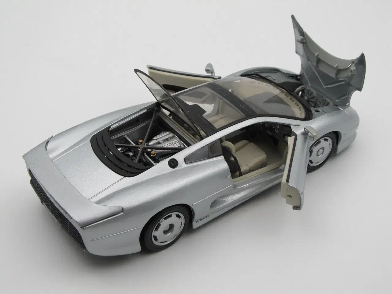 Billede 5 - 1992 Jaguar XJ220 1:18 