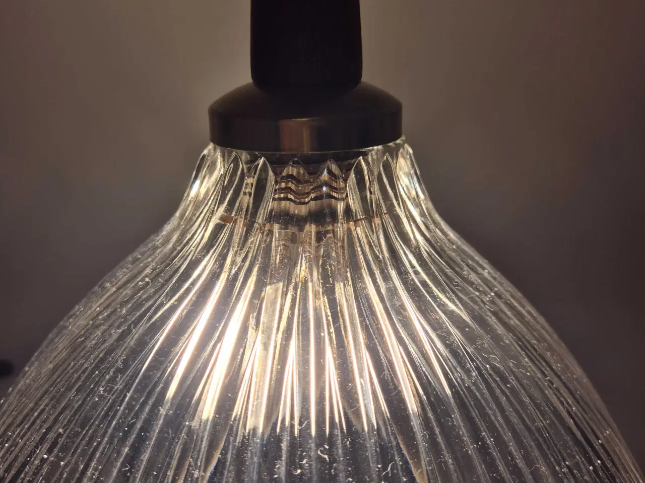 Billede 7 - Fed glaslampe med top i teak