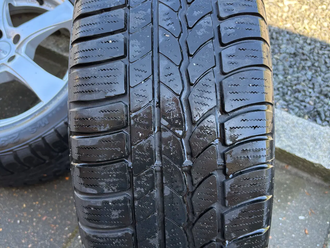 Billede 6 - 17” Vinterdæk på Dezent alufælge