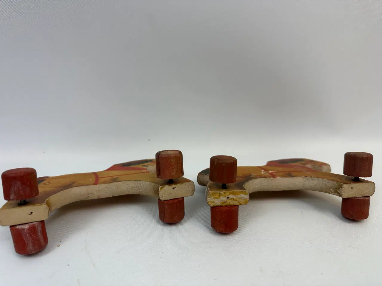 Billede 9 - 2 stk. vintage heste på hjul i træ