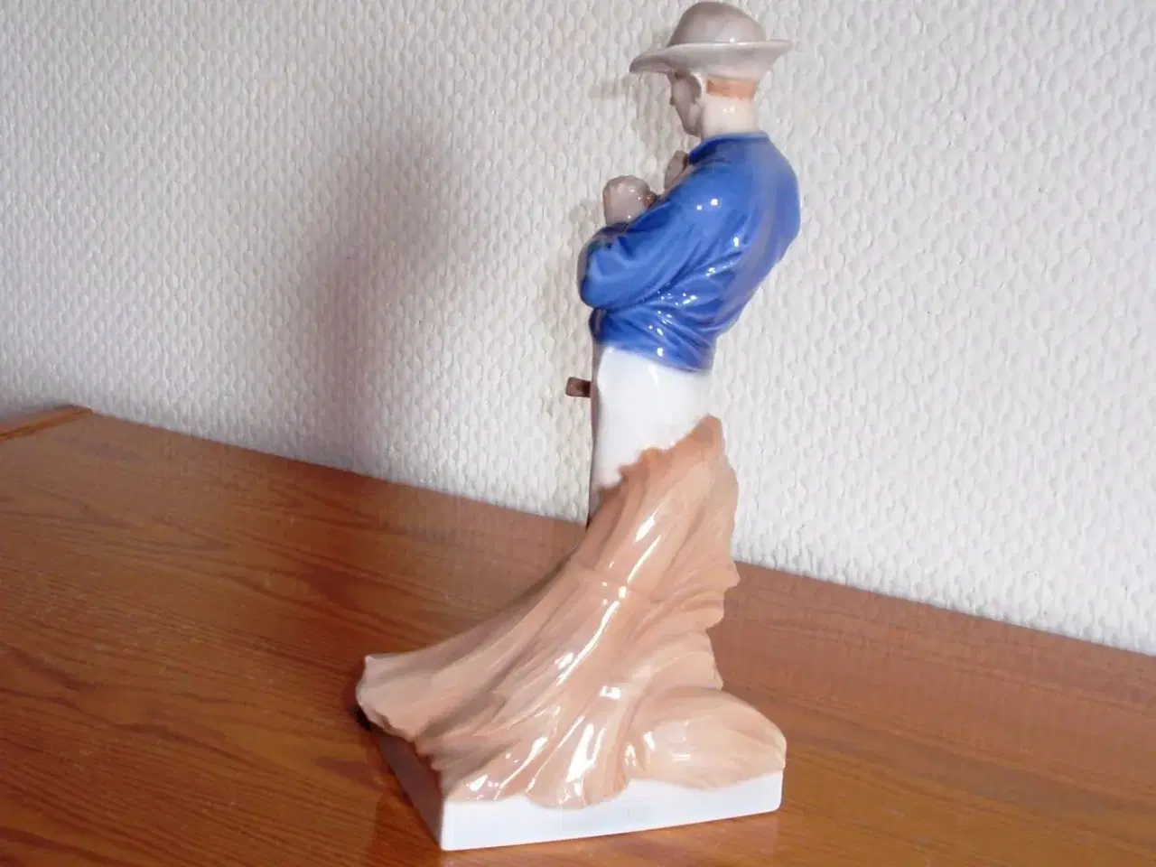 Billede 2 - Royal Copenhagen figur nr 685