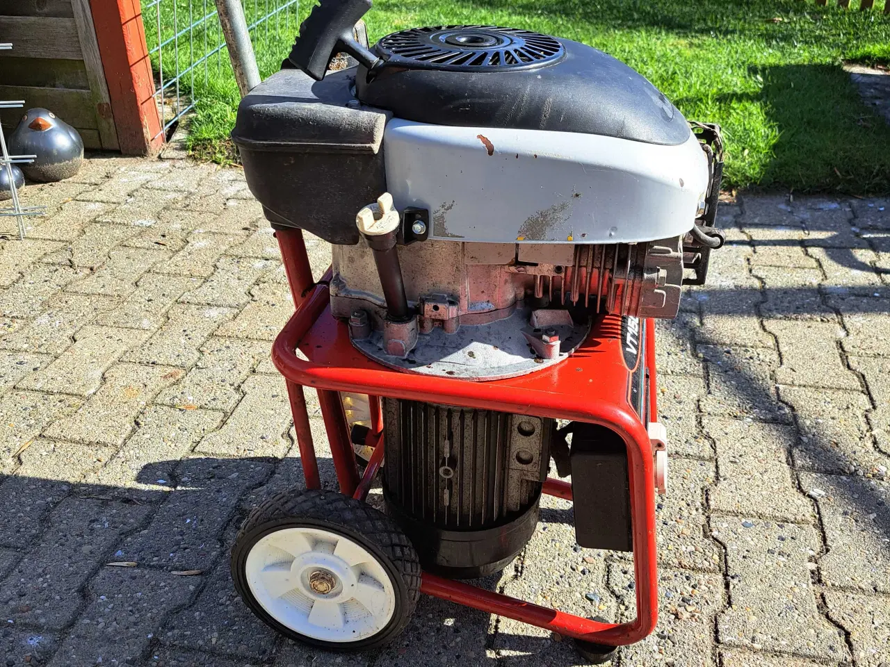 Billede 2 - Nødgenerator. 