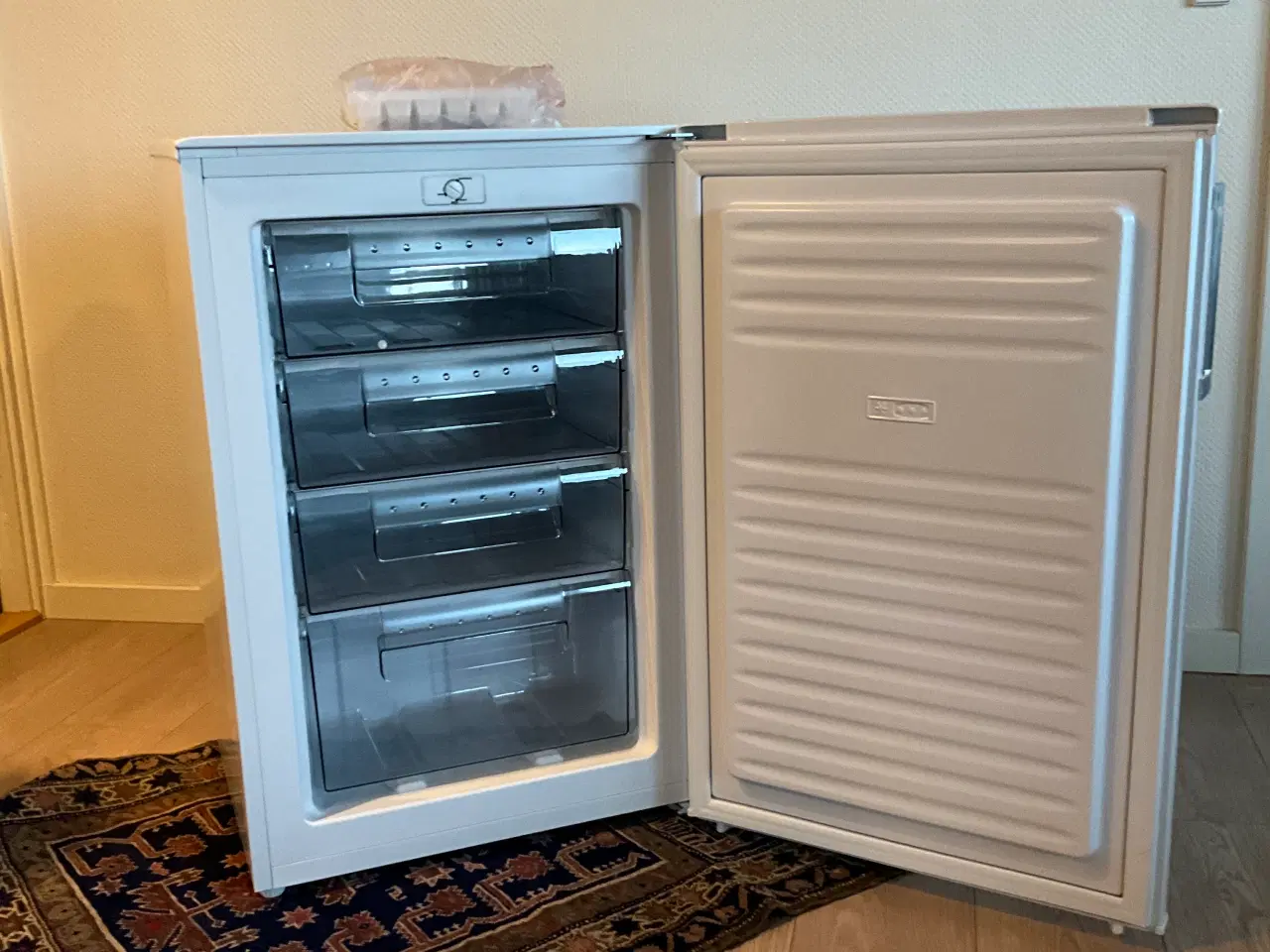 Billede 2 - Fryser 91 l købt fra Skovsen april 2025.