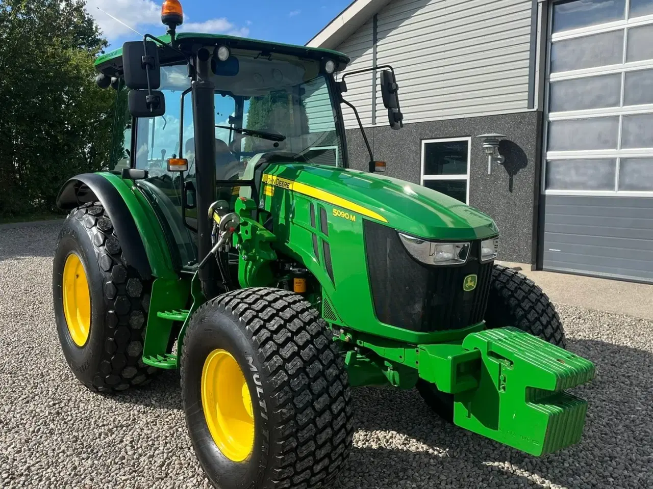 Billede 17 - John Deere 5090 M Med græsdæk