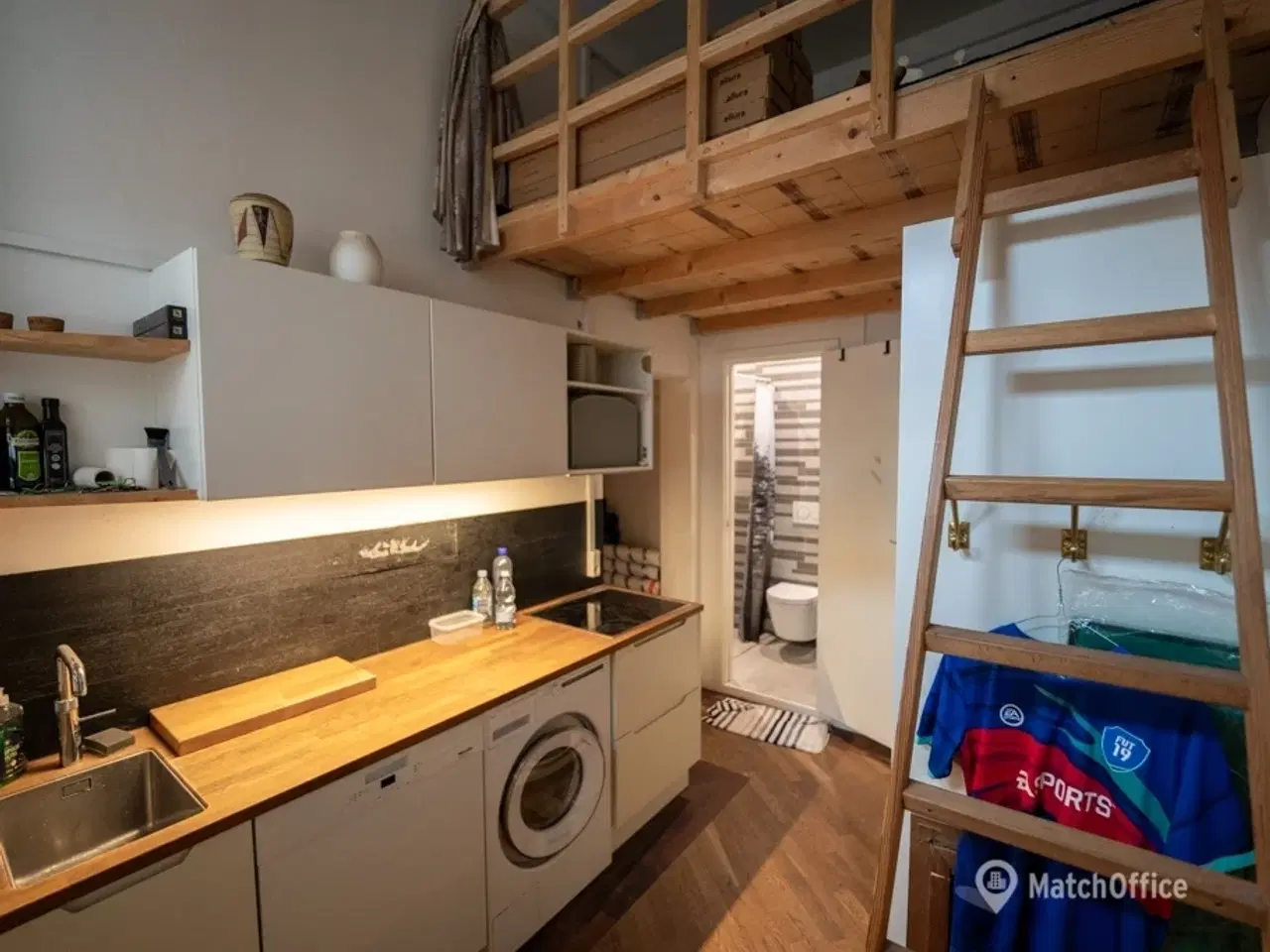 Billede 5 - SÆLGES: Erhvervsandel med hjørneplacering og rummeligt bad – Amager