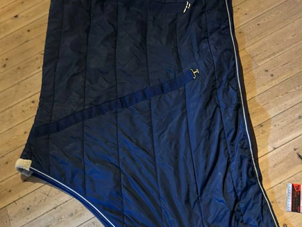 Billede 3 - Eskadron stald dækken 