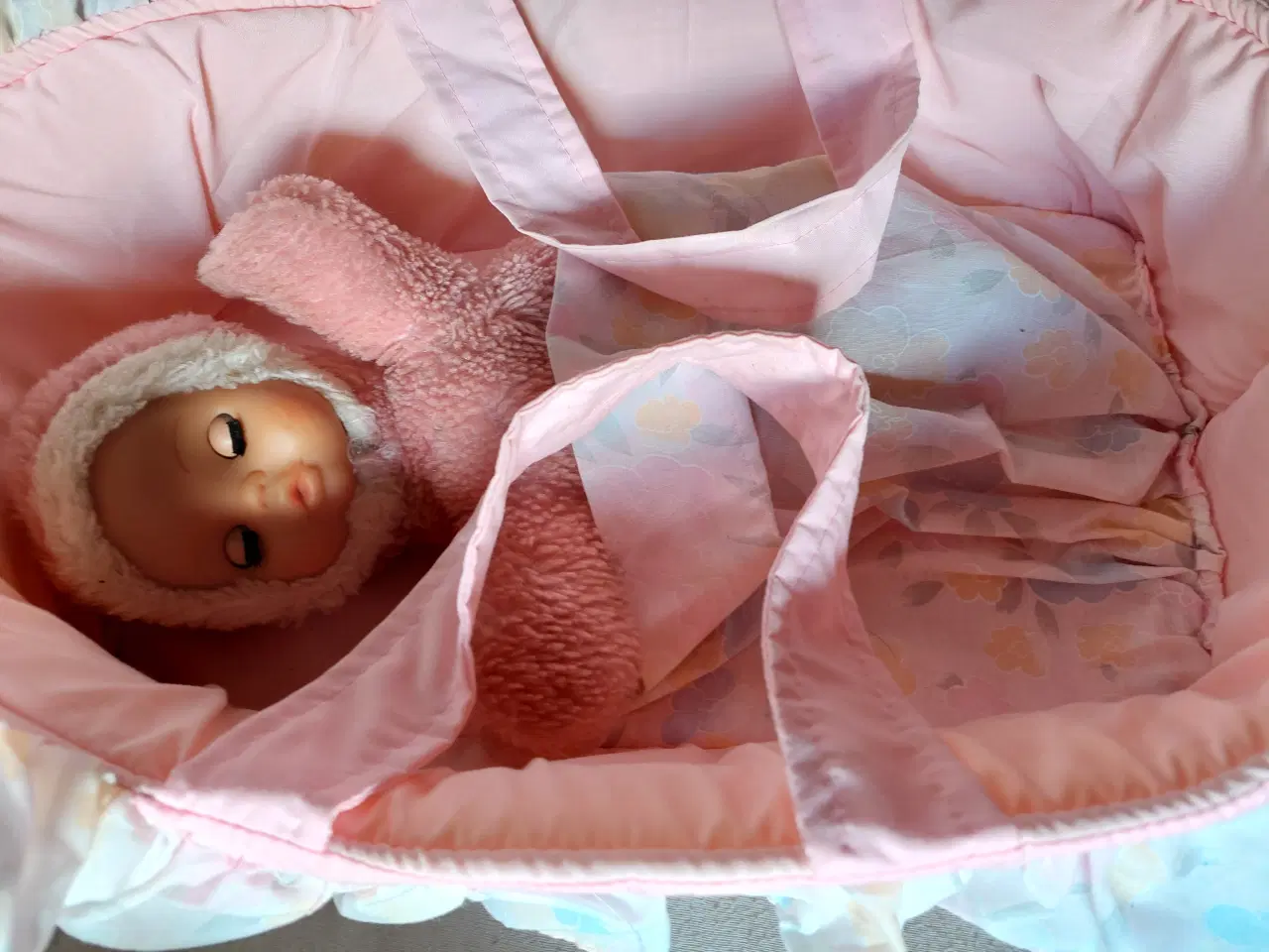 Billede 1 - Pæn Dukke lift Lyserød m Mønster på 