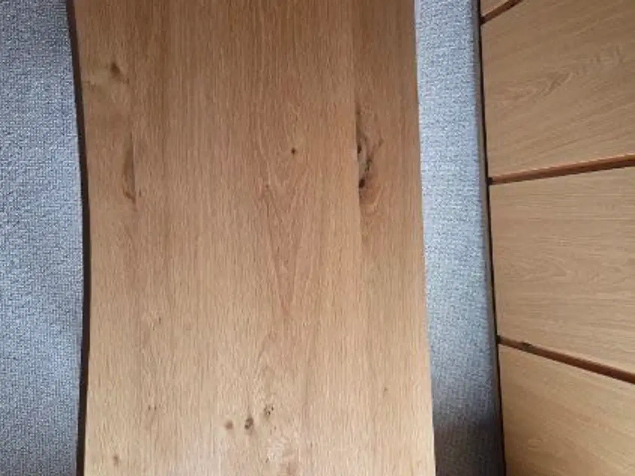 Billede 4 - Skrivebord til værelset 