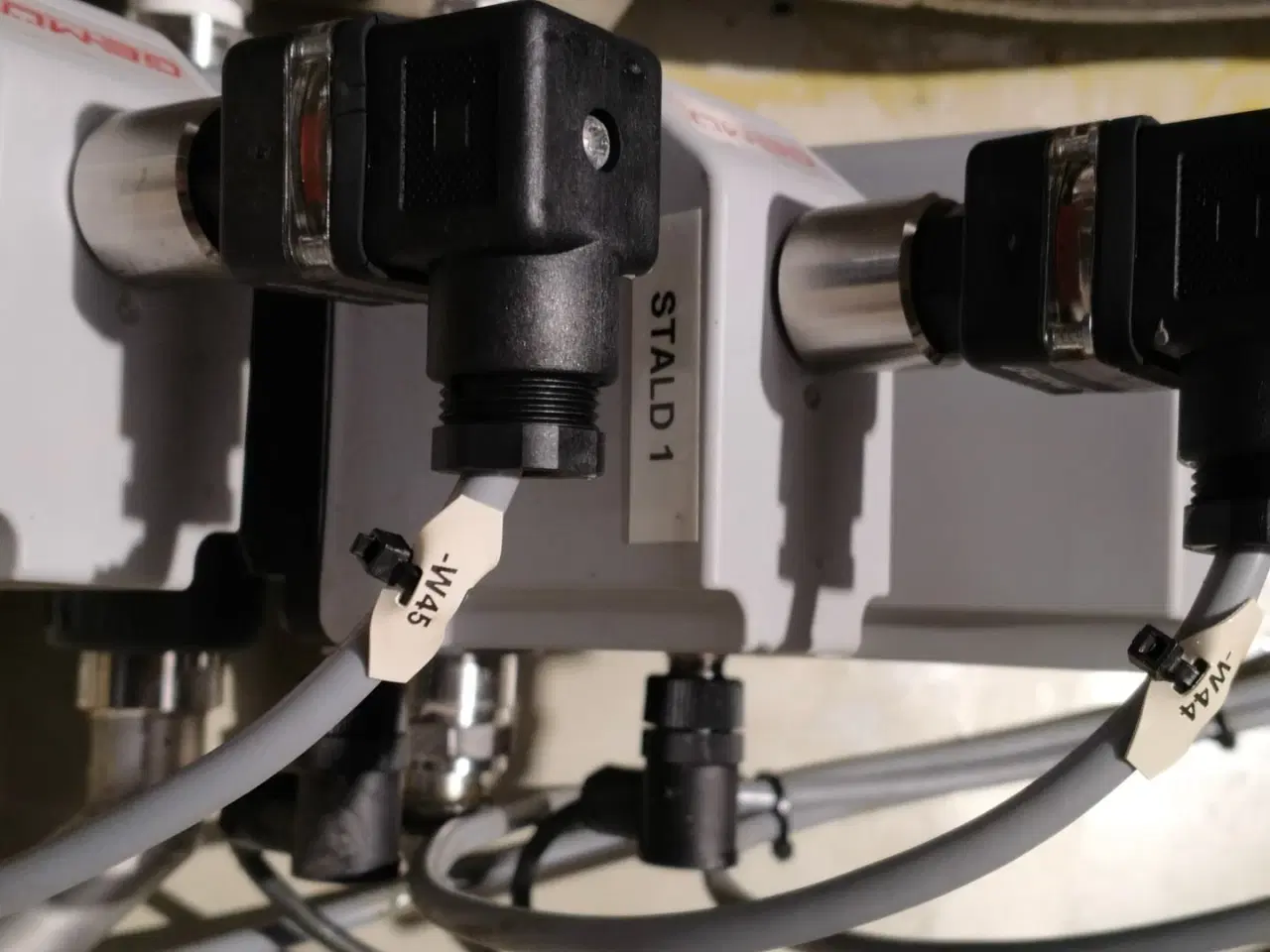 Billede 4 - - - - Doseringspumpe med styreskab