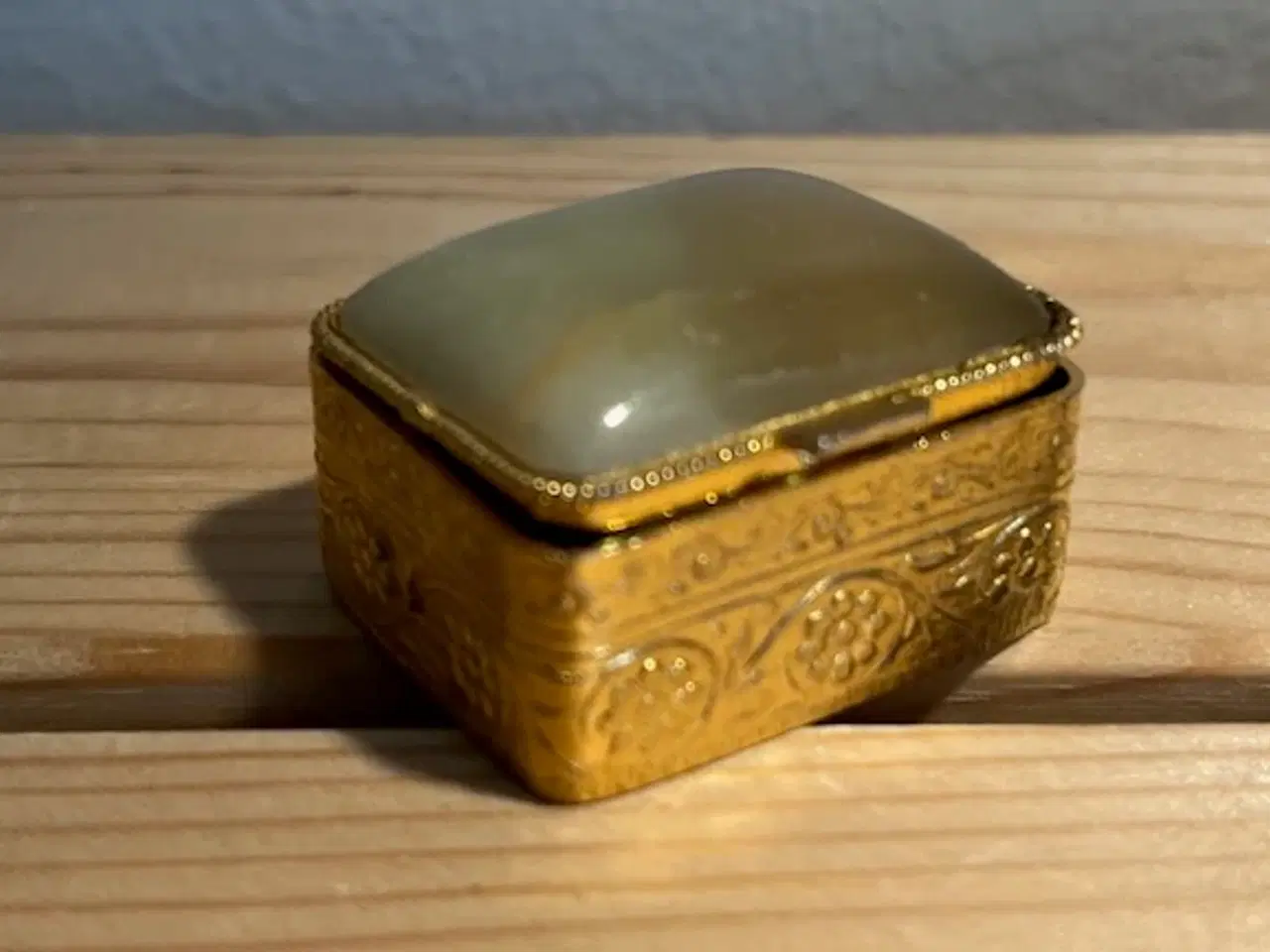 Billede 1 - Antik fransk-inspireret pilleæske forgyldt messing