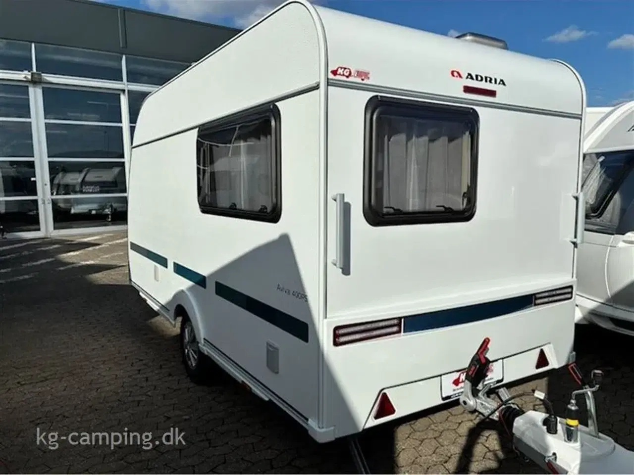 Billede 2 - 2026 - Adria Aviva 400 PS   Super Rejsevogn med lav vægt og dobbelt seng