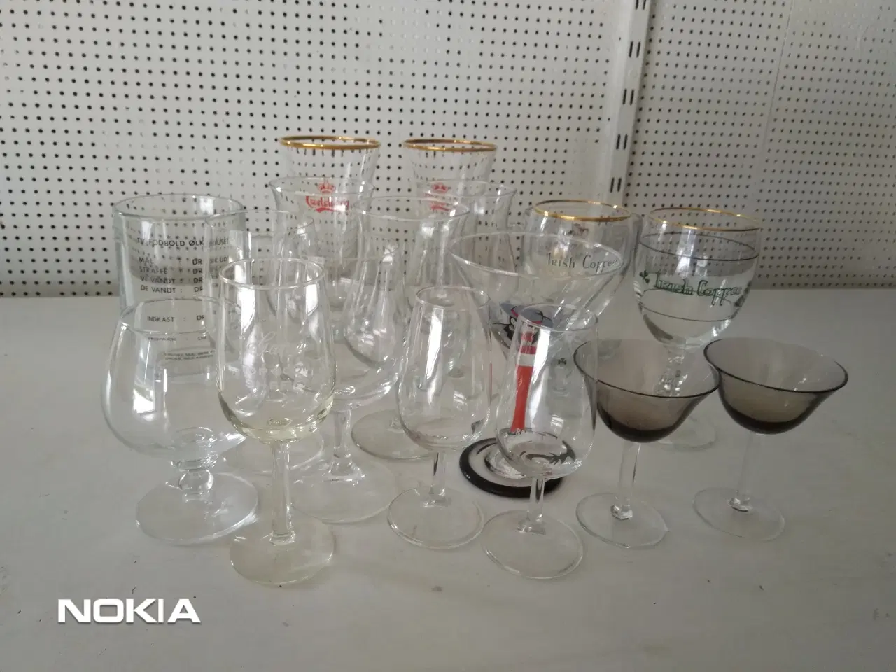 Billede 1 - 18 glas og gamle Carlsberg glasbakker