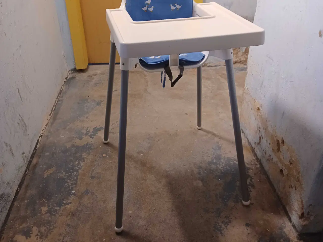 Billede 1 - Høj stol til babyer og småbørn, IKEA