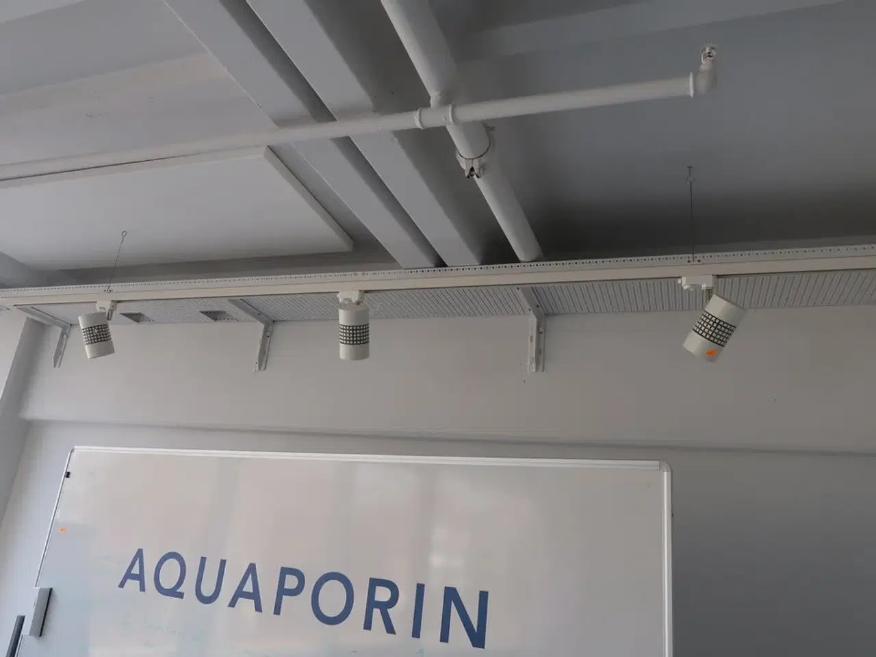 Billede 2 - 2 stk. skinner med 6 stk. LED-spots SUNFLUX 35W Track Light