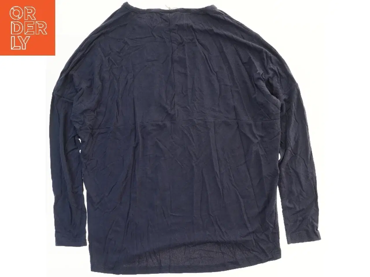 Billede 2 - Langærmet bluse med tekst fra Pomp de Lux (str. 146)