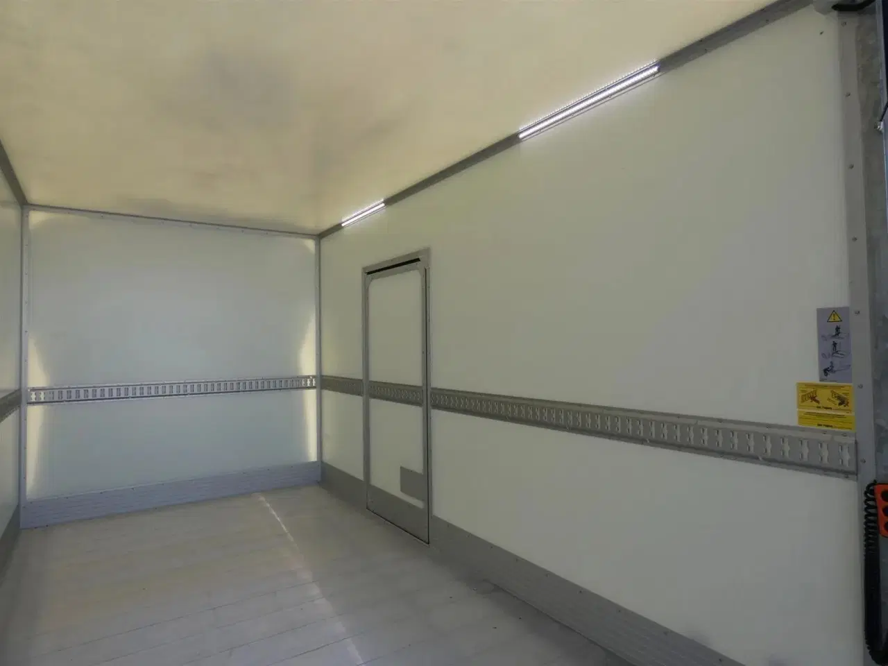 Billede 8 - Iveco Daily 35S16 3450mm 2,3 D m/Alukasse med lift Hi-Matic 156HK Ladv./Chas. 8g Aut.