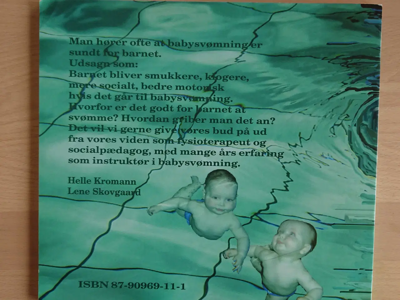 Billede 2 - Bog "Babysvømning" 