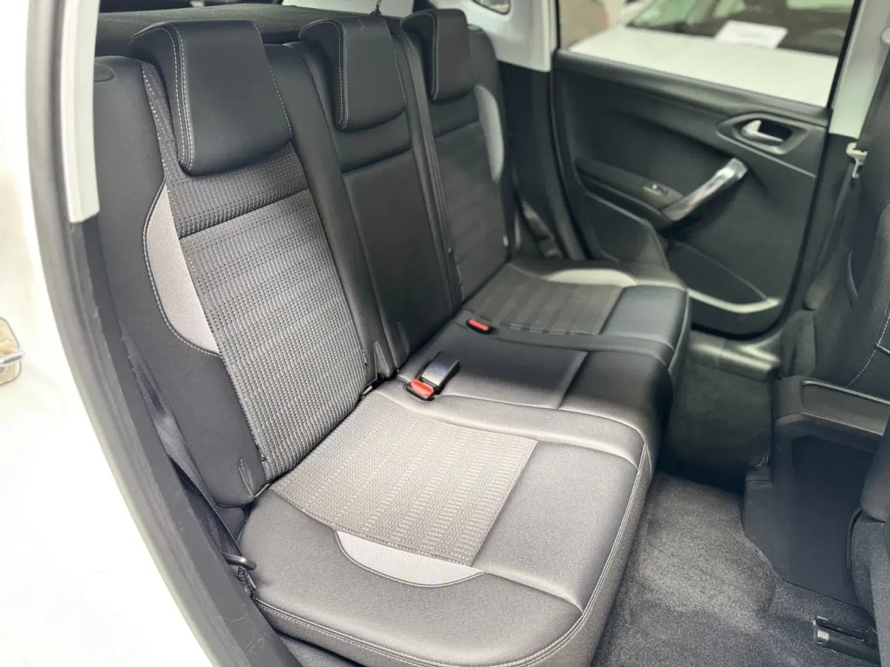 Billede 13 - Peugeot 2008 1,6 BlueHDi 100 Allure Sky