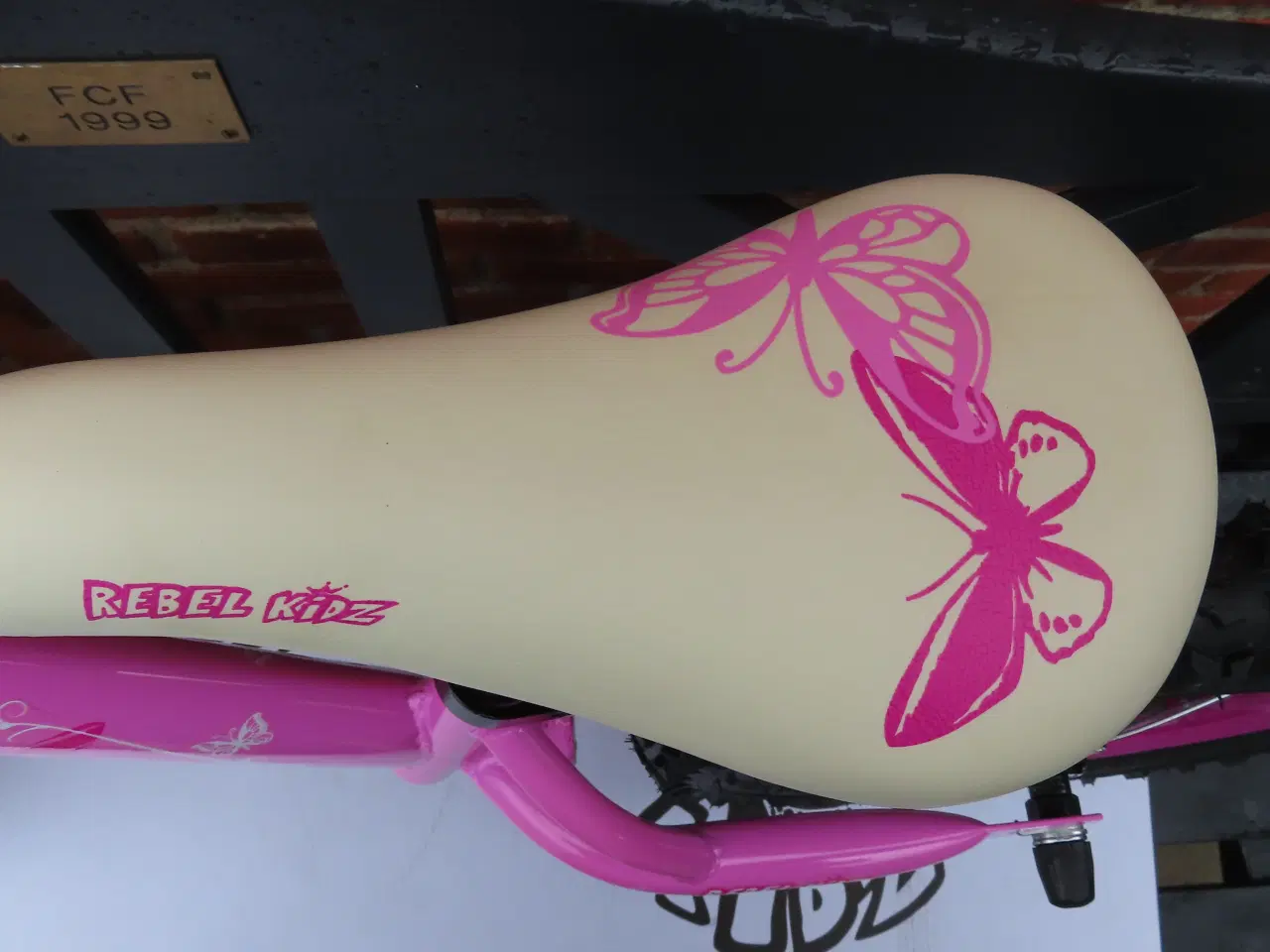 Billede 5 - Helt ny pink løbecykel 1-3 år. Hollandsk kvalitet