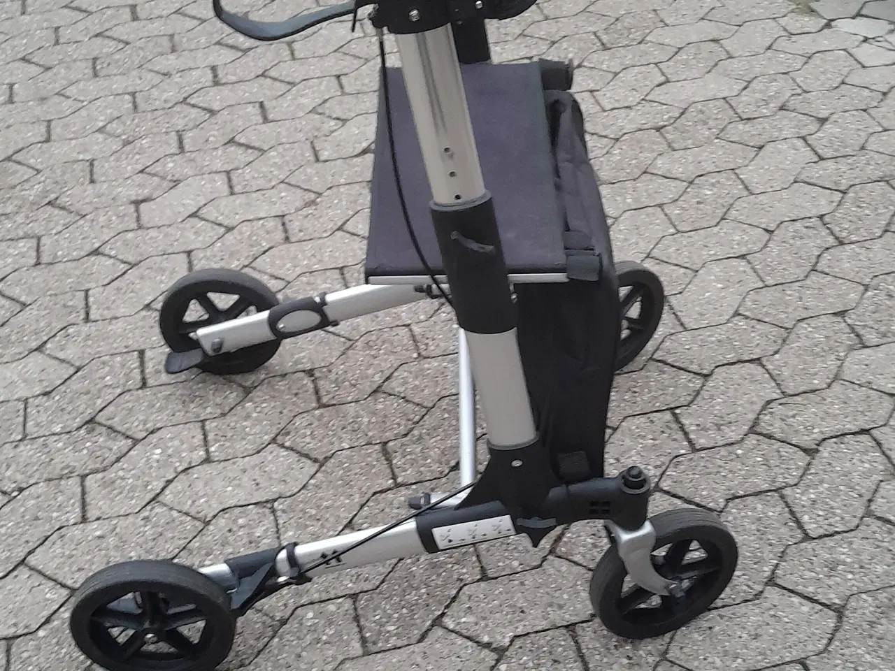 Billede 1 - rollator 