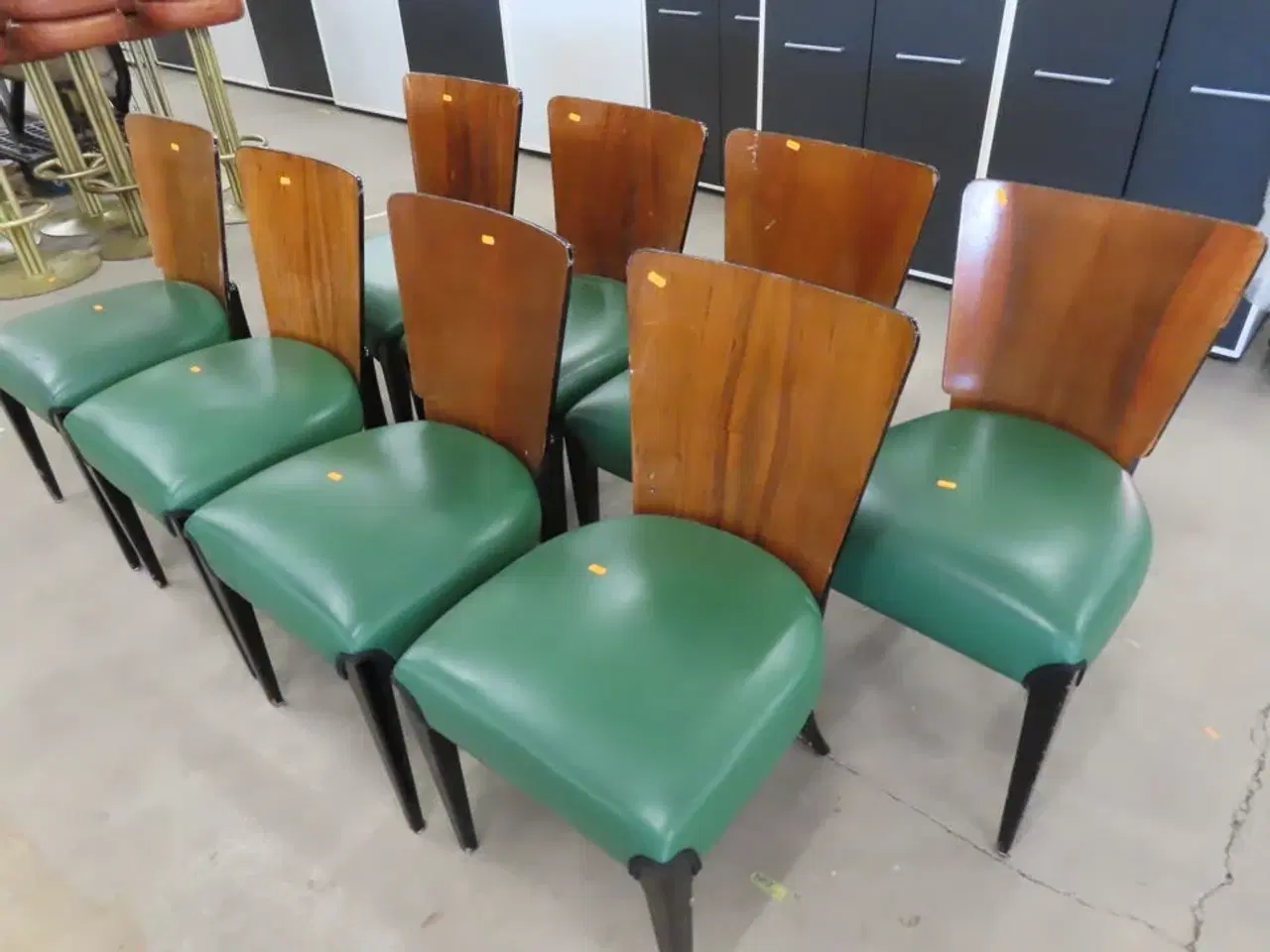 Billede 4 - 8 stk. Stole med træryg og grøn læder