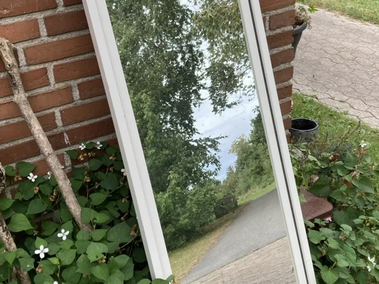 Billede 1 - Spejl med hvid ramme – 50 x 150